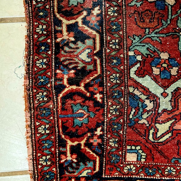 A rare late 1800’s West Persian Farahan Sarouk Rug - Picture 7 of 16